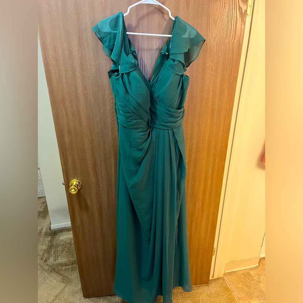 Azazie hunter green bridesmaid dress! Size 18.